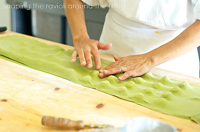 shaping-the-ravioli-around-the-filling