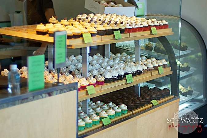 Cupcake-display-at-Cake-Couture-in-Honolulu