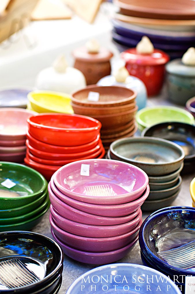 Ceramics-crafts-vendor-at-the-Gravenstein-Apple-Fair-in-Sebastopol-California