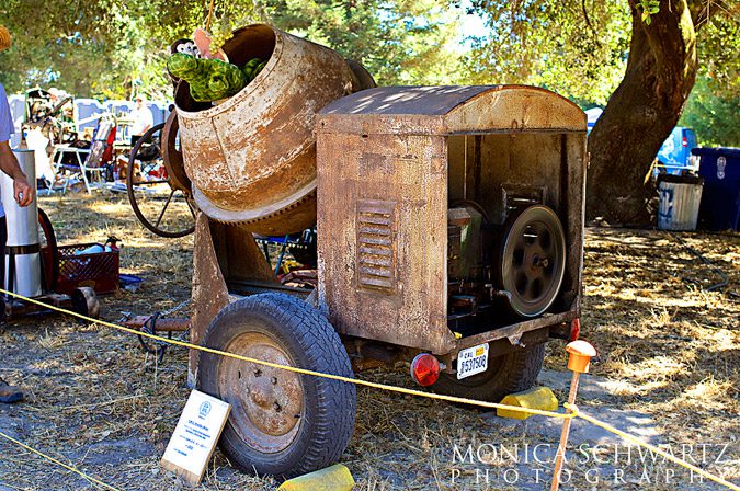 Vintage-cement-mixer-machine-at-the-Gravenstein-Apple-Fair-in-Sebastopol-California