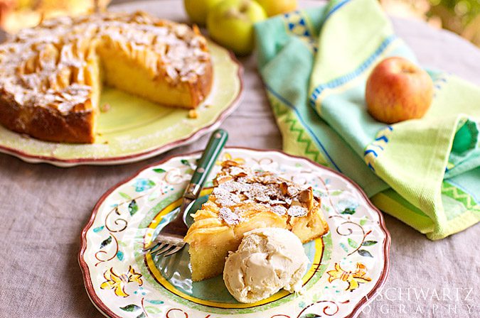 Freshly-baked-apple-cake-with-vanilla-ice-cream