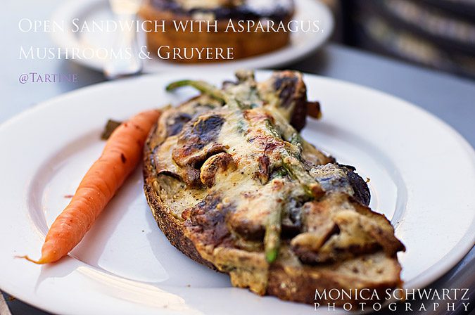 Open-faced-sandwich-with-Asparagus-Mushrooms-and-gruyere-cheese-at-Tartine-Bakery-in-San-Francisco-Callifornia