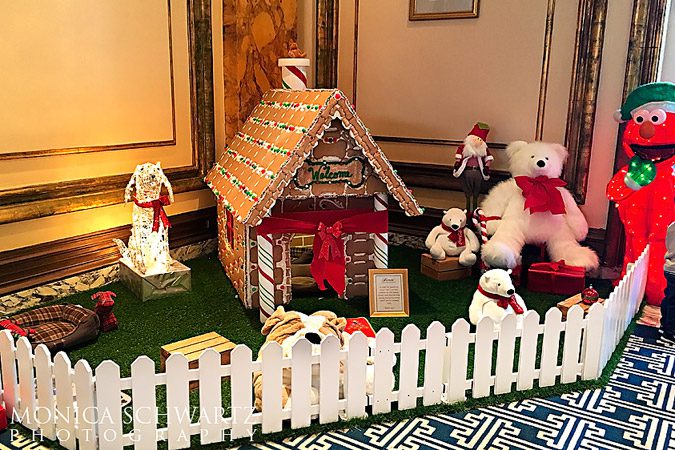 Dog-Gingerbread-House-at-the-Fairmont-Hotel-in-San-Francisco
