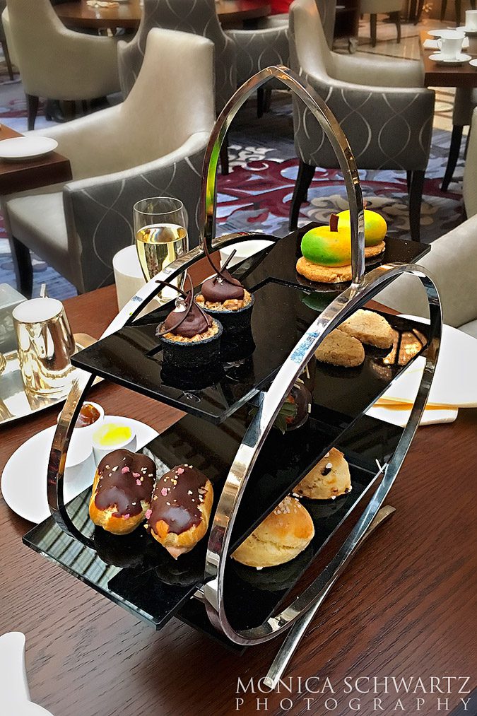 Mini-desserts-and-scones-for-afternoon-tea-at-the-Palace-hotel-in-San-Francisco