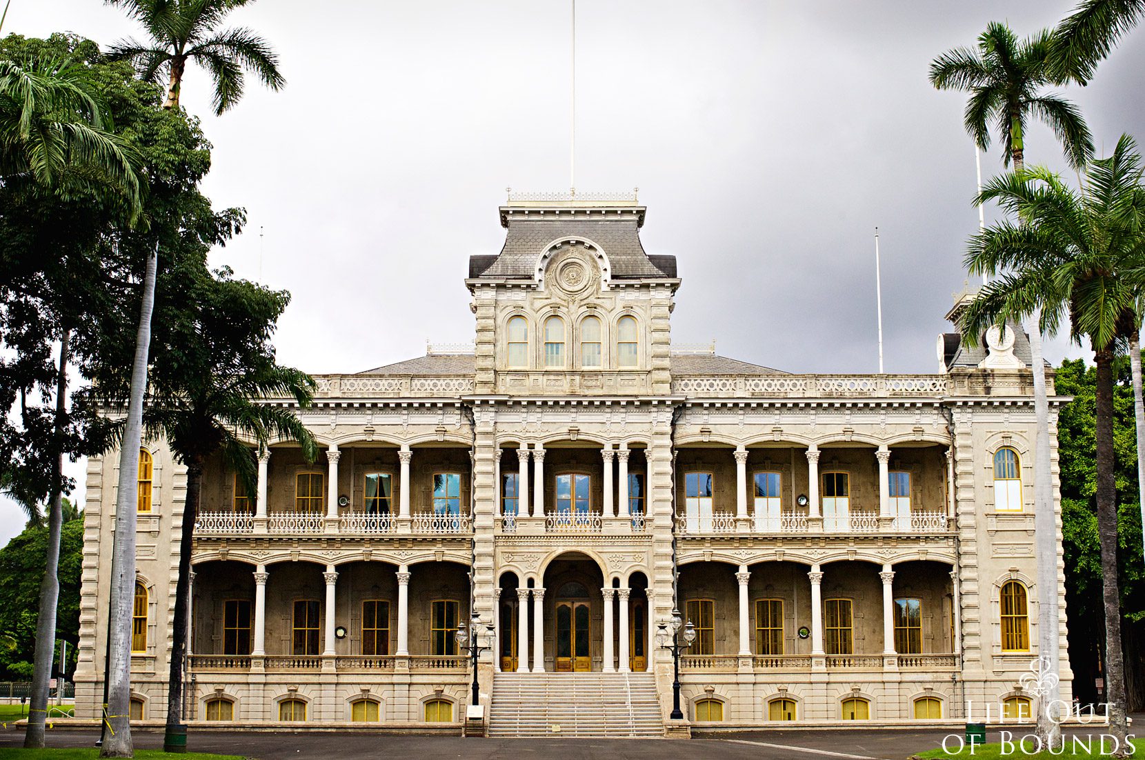 Iolani-Palace-in-Honolulu-Hawaii