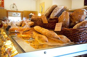 Fresh-Breads-and-pastries-at-Andraes-Bakery-in-Amador-City-California