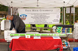 Artisanal-cheese-vendor-at-the-farmers-market-in-Carmel-by-the-Sea-California