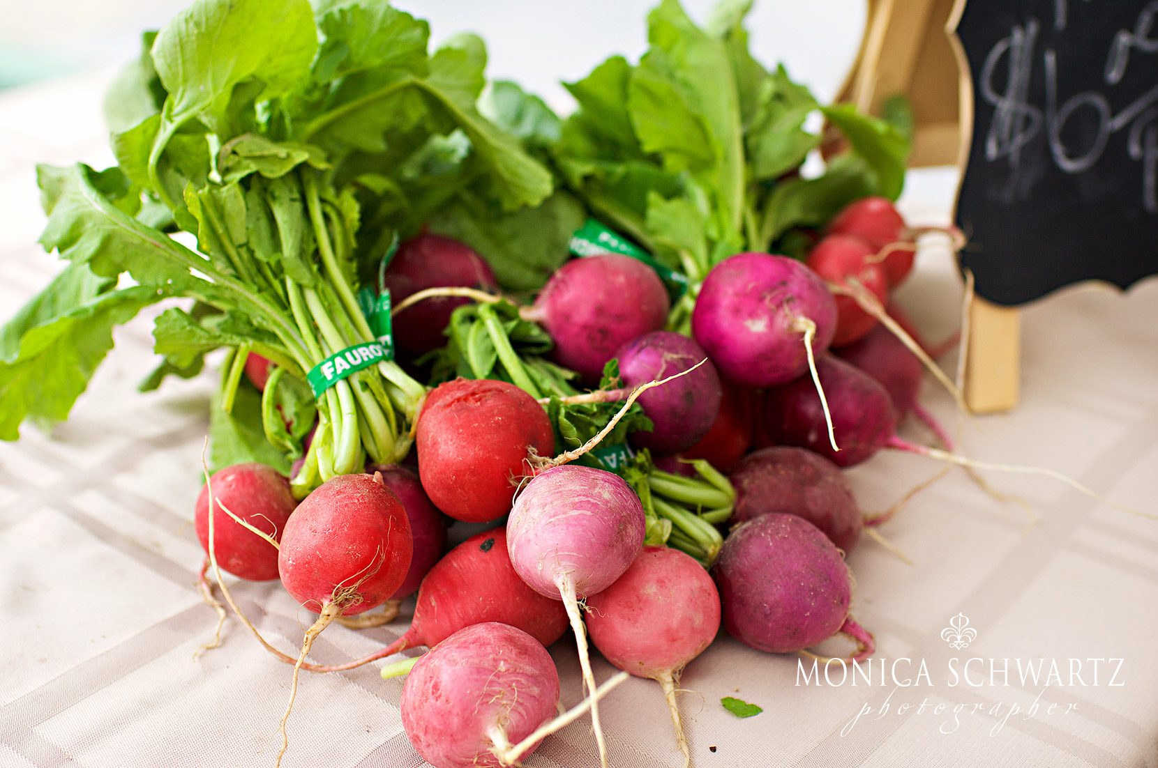 Easter-Radishes-at-the-Farmers-Market-in-Carmel-by-the-Sea-California