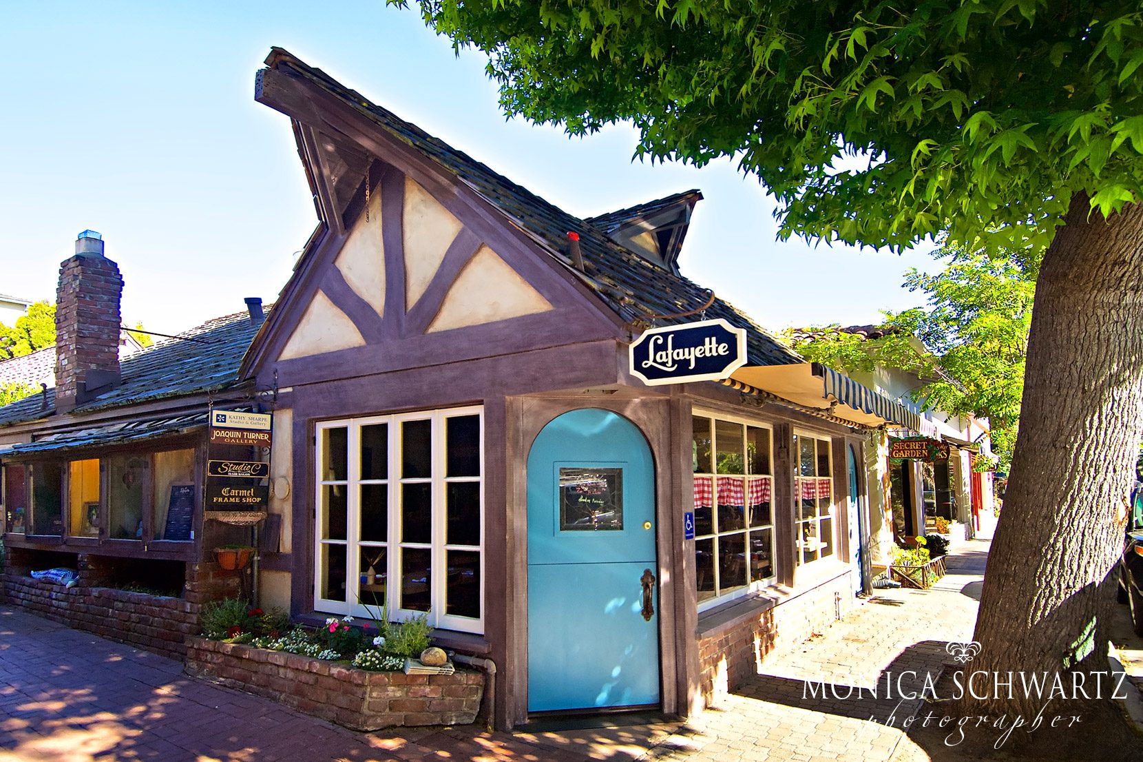 Lafayette-Bakery-and-Bistro-in-Carmel-by-the-Sea-California