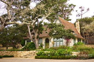Beautiful-fairy-tale-style-cottage-in-Carmel-by-the-Sea-California