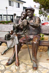 The-Valentine-bronze-sculpture-by-George-Wayne-Lundeen-in-Carmel-by-the-Sea-California