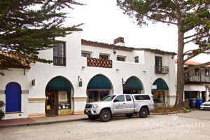 Pretty-hispanic-style-building-in-Carmel-by-the-Sea-California