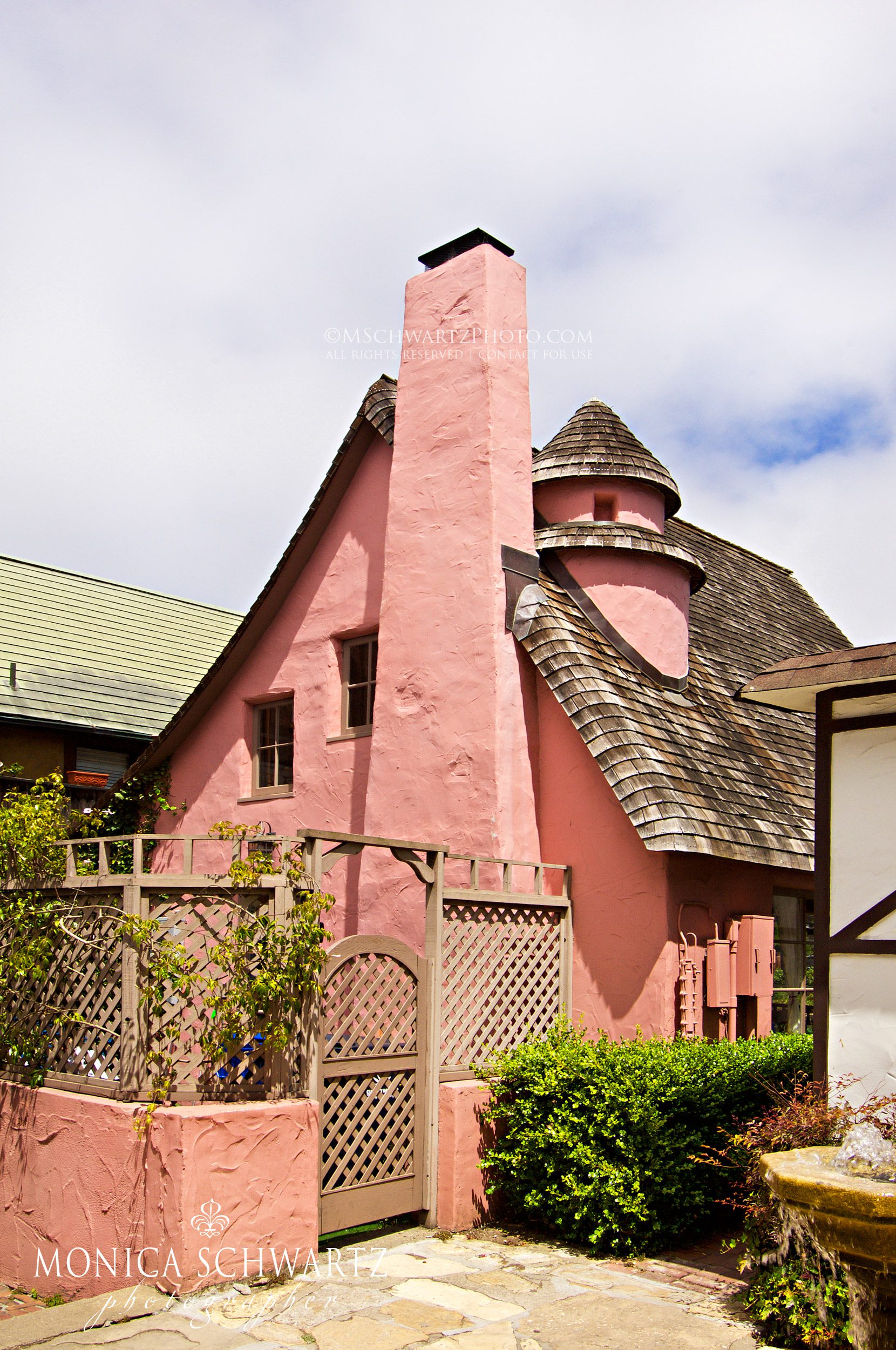 Pink-fairy-tale-style-cottage-and-shop-in-Carmel-by-the-Sea