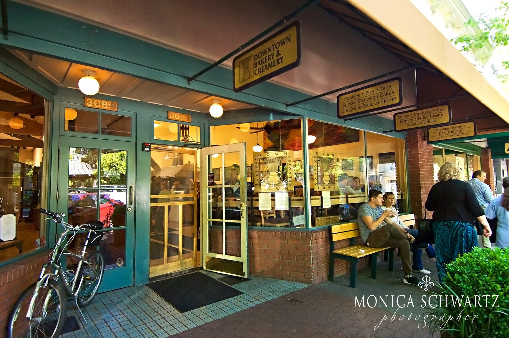 Downtown-Bakery-and-Creamery-in-Healdsburg-California