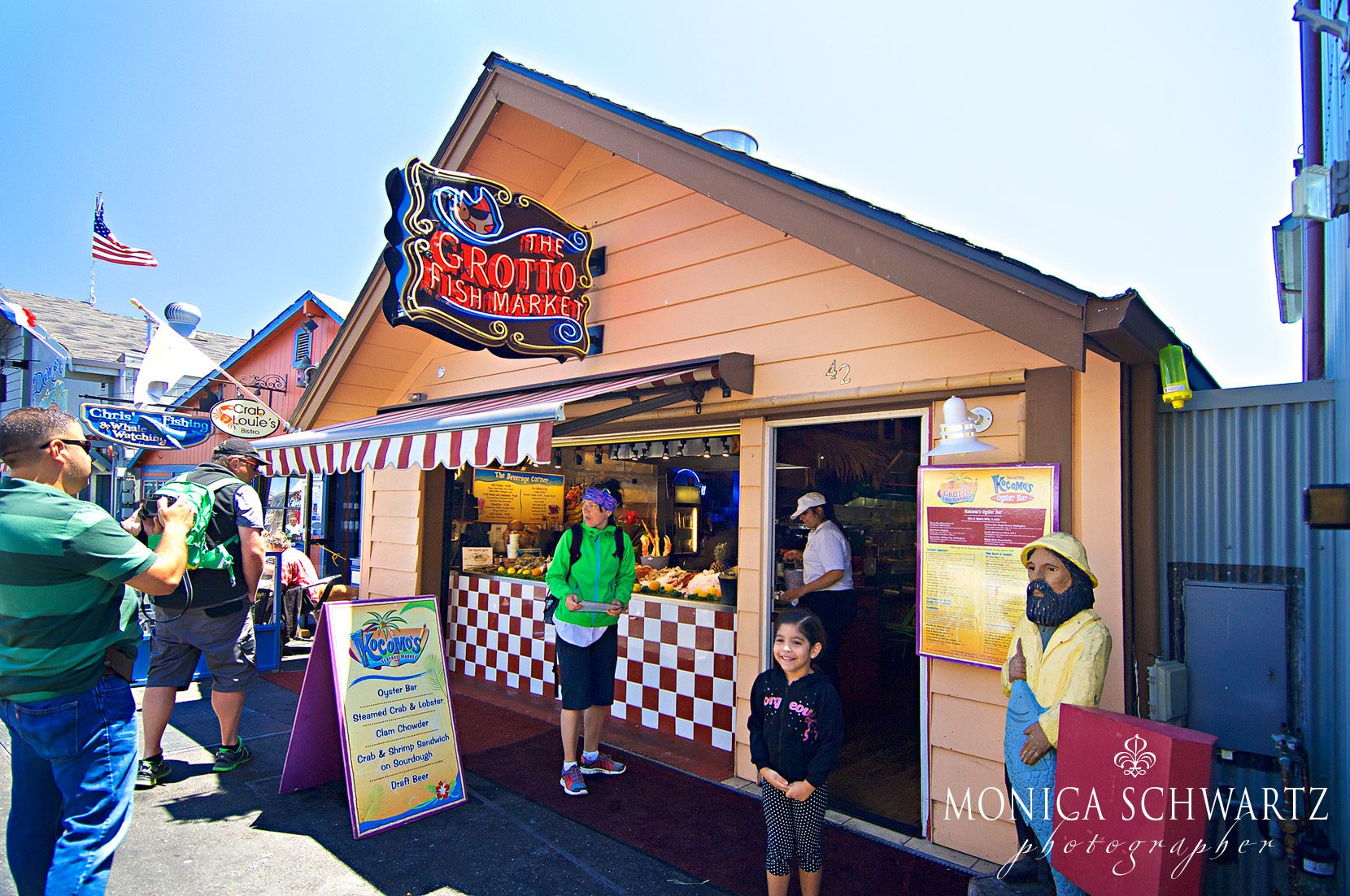The-Grotto-Fishmarket-at-Fishermans-Wharf-in-Monterey-California