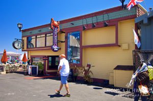 Crabhouse-Seafood-Grill-restaurant-at-Fishermans-Wharf-in-Monterey-California
