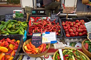 Peppers-at-the-Sonoma-Plaza-Farmers-Market-in-Sonoma-California