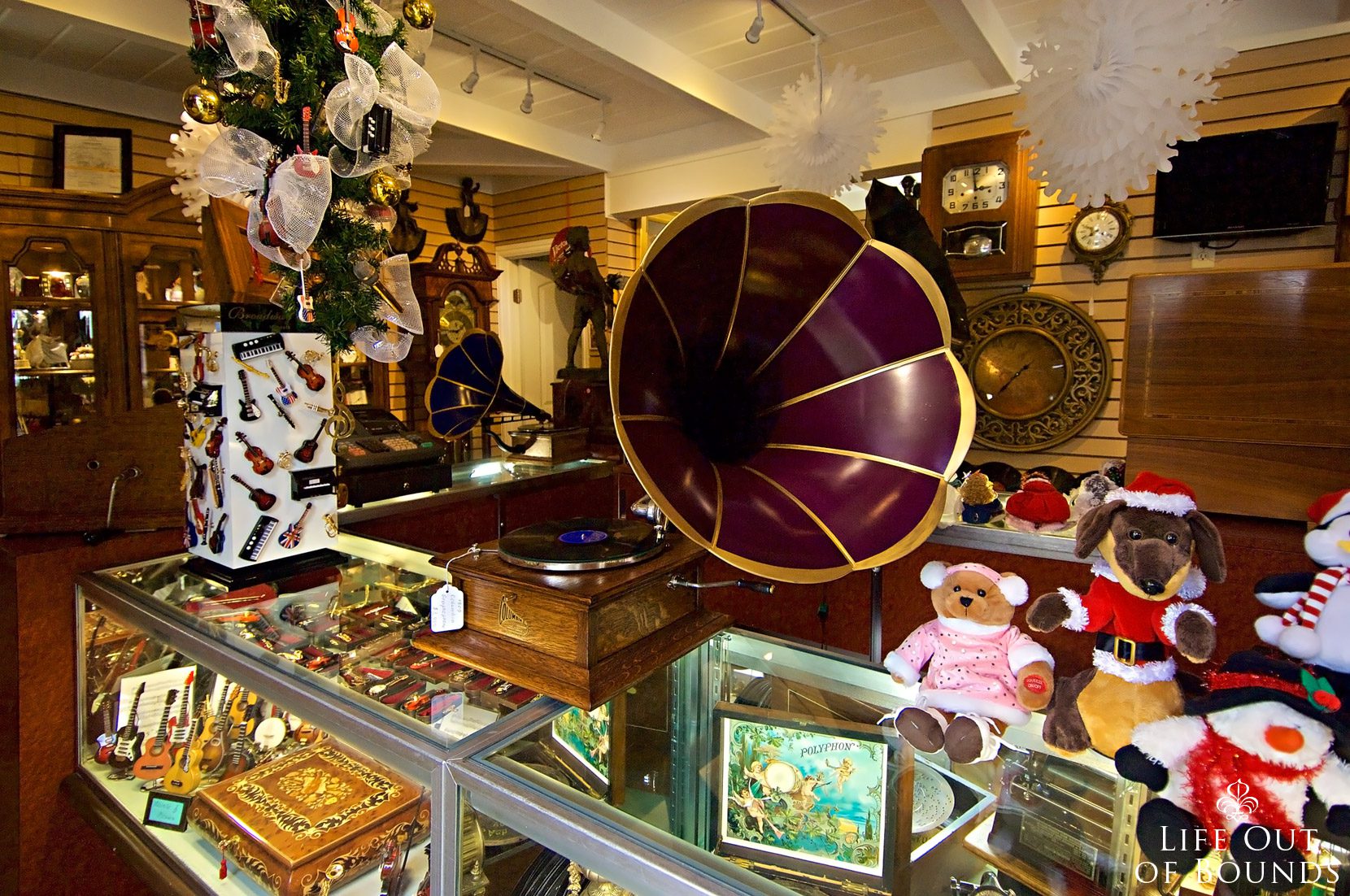 The-Music-Box-vintage-shop-in-Carmel-California