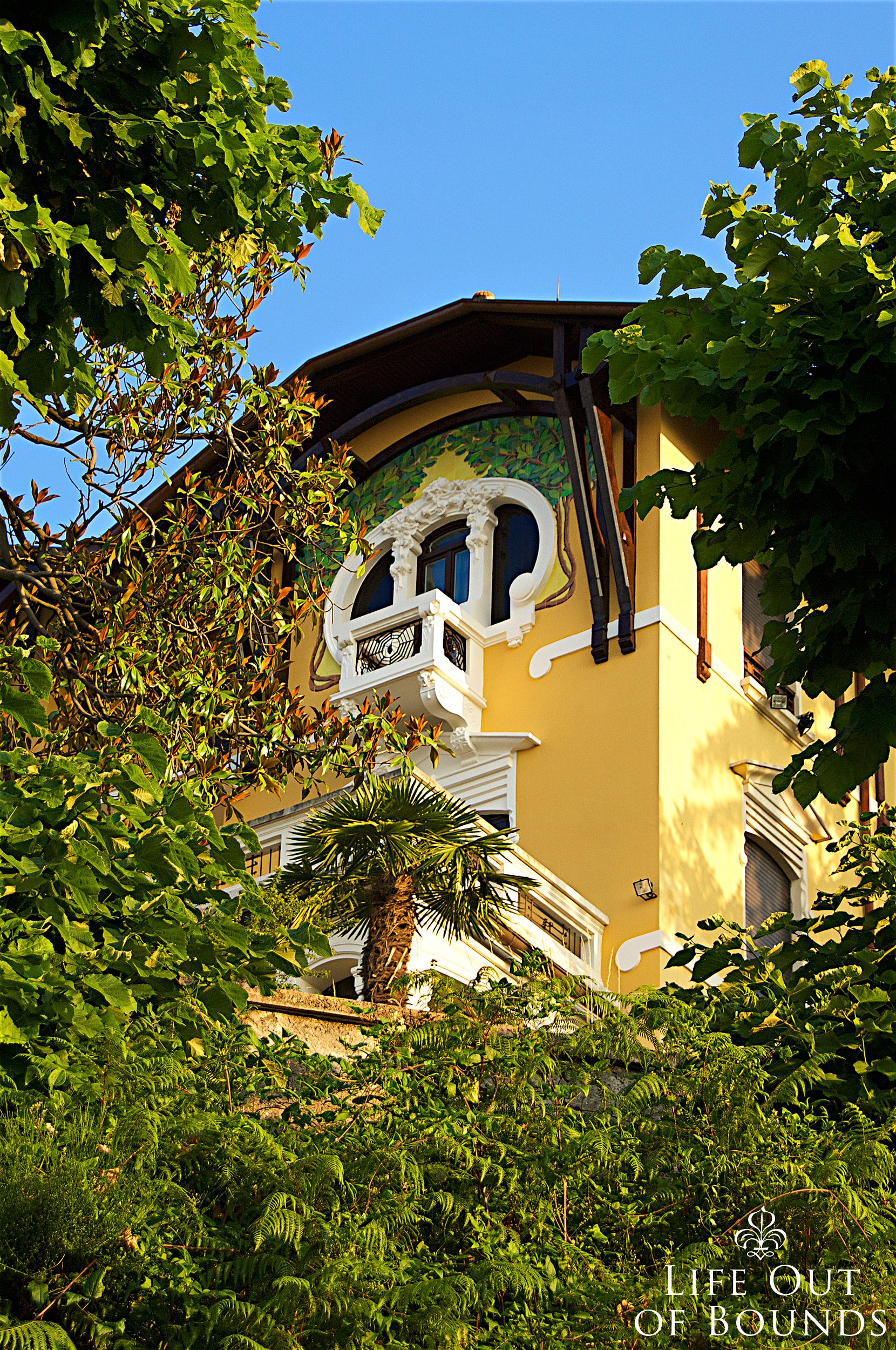 Beautiful-Liberty-style-house-in-Sacro-Monte-di-Varese-Italy