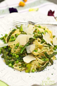 Spring-Tagliatelle-with-asparagus-and-peas-recipe