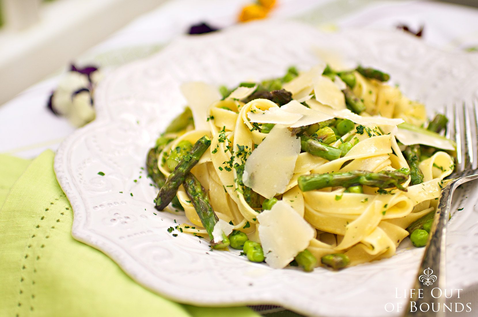 Spring-Tagliatelle-with-asparagus-and-peas-recipe