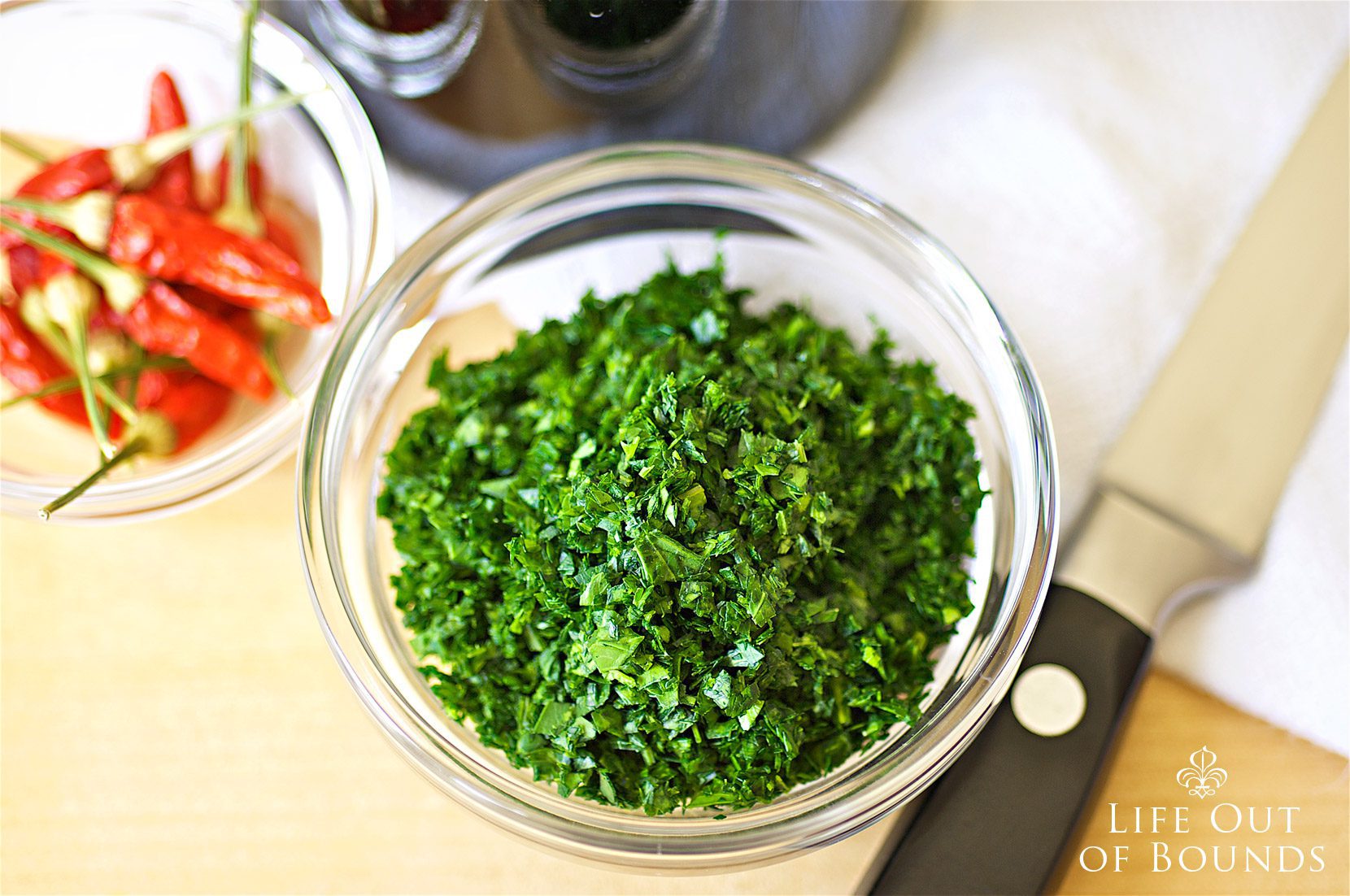 Freshly-chopped-parsley