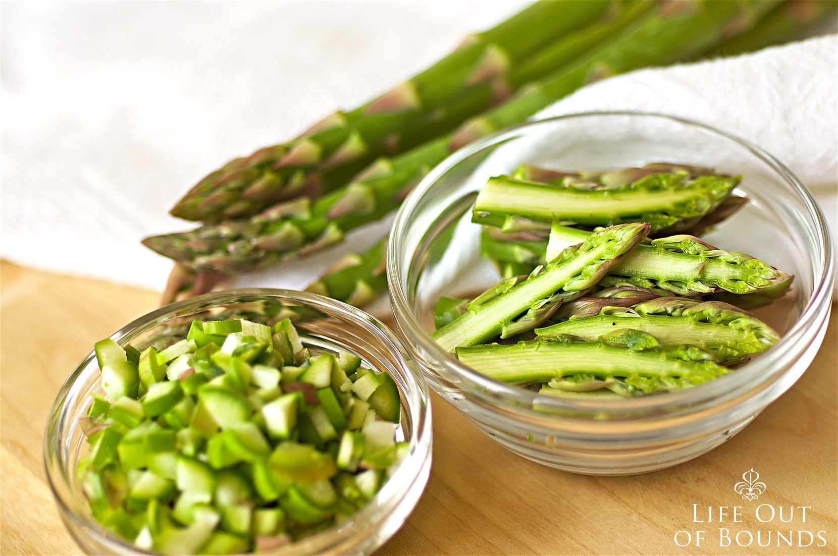 Fresh-asparagus-chopped-and-sliced