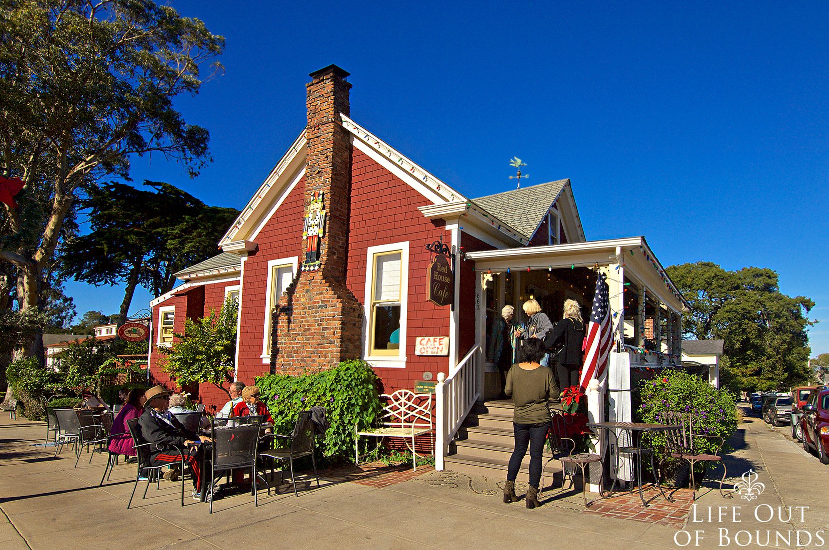 Red-House-Cafe-in-downtown-Pacific-Grove-California