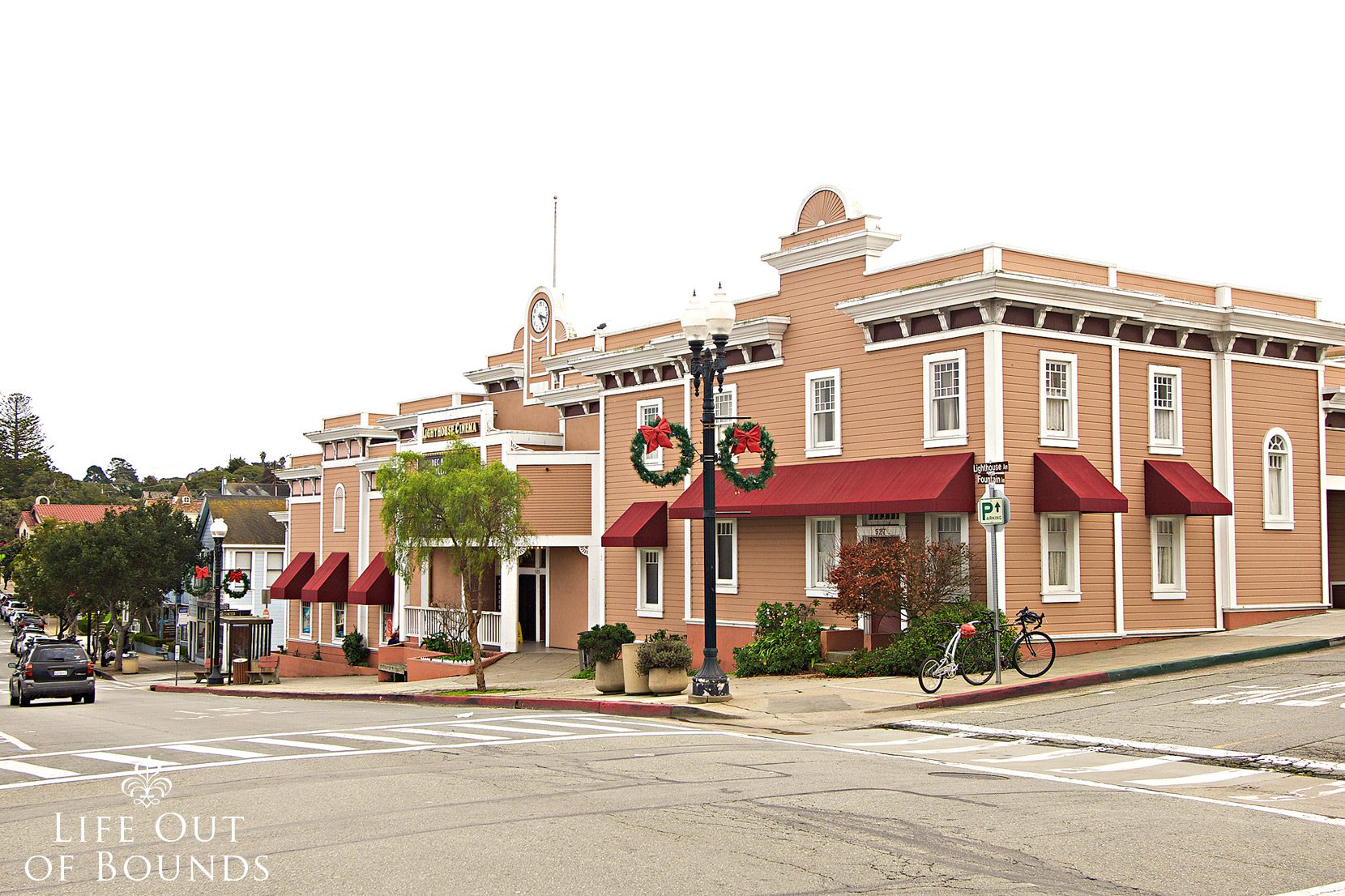 Lighthouse-Cinema-in-downtown-Pacific-Grove-California