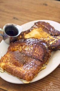 French-Toast-with-Maple-Syrup-at-The-Fremont-Diner-Sonoma-California