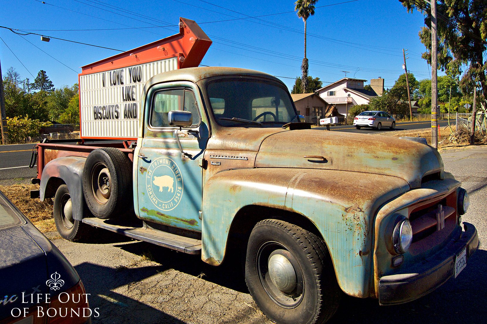 Vintage-truck-outside-The-Fremont-Diner-Sonoma-California