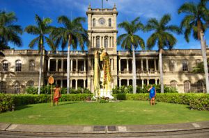 King-Kamehameha-statue-by-Honolulu-Hale-on-Kamehameha-Day-Honolulu-Hawaii-photography-by-Monica-Schwartz