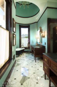 Ackerman-Heritage-House-an-exquisitely-renovated-Victorian-home-in-Napa-California