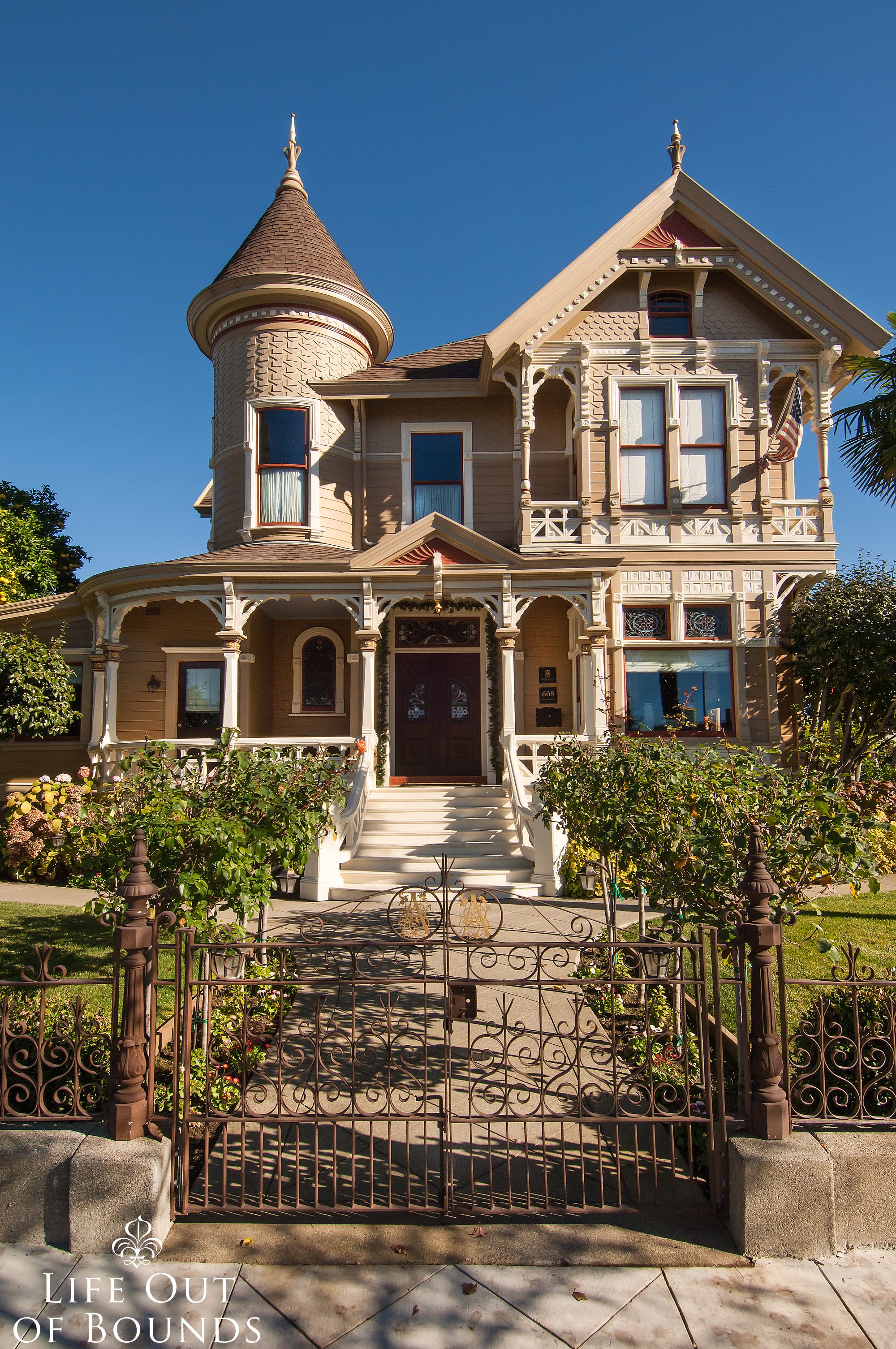 Ackerman-Heritage-House-an-exquisitely-renovated-Victorian-home-in-Napa-California