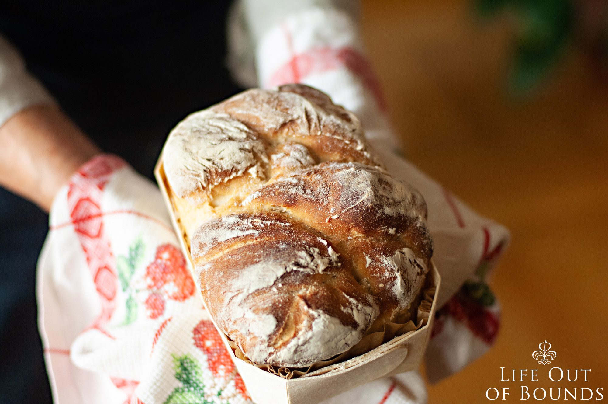 Spelt-bread-loaf-by-Ristorante-Grand-Cafe-Al-Porto-in-Lugano-Switzerland