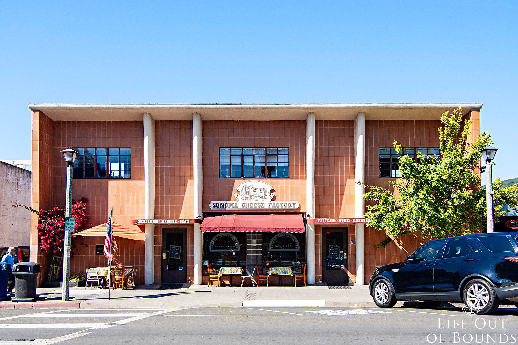 The-Sonoma-Cheese-Factory-shop-in-Sonoma-California