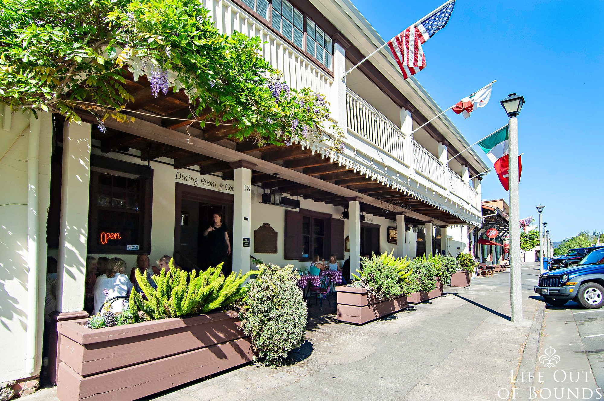The-Swiss-Hotel-on-the-historic-Plaza-in-Sonoma-California