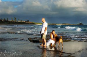 Family-and-dogs-portrait-at-North-Beach-in-Kaneohe-Oahu-Hawaii