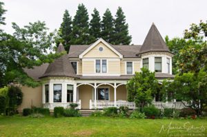 Beautiful-Victorian-Homes-and-Cottages-in-Sonoma-California